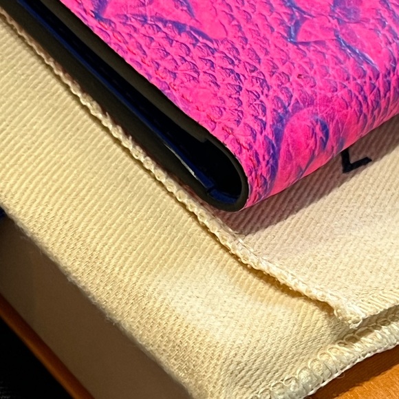 Louis Vuitton Virgil Abloh Taurillon Illusion Pocket Organizer Bleu Rose Wallet - Picture 6 of 16